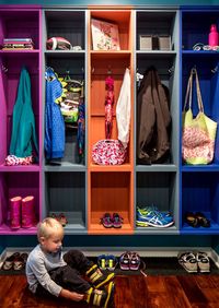 Детская цветная гардеробная комната Минусинск
